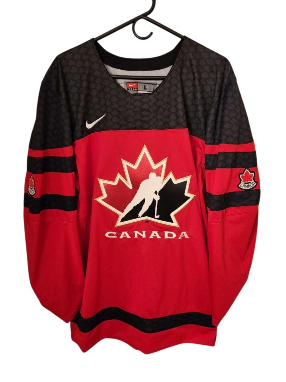 Nike Team Canada Connolly IIHF Hockey Jersey Large Red Black Sewn Stitched EUC